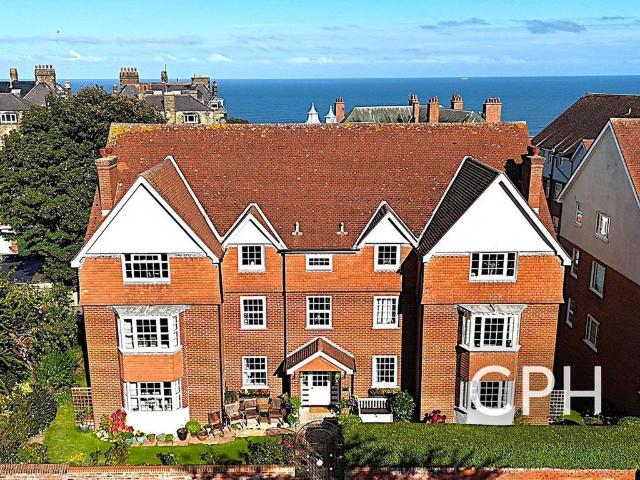 Flat for sale in South Cliff, Kepwick