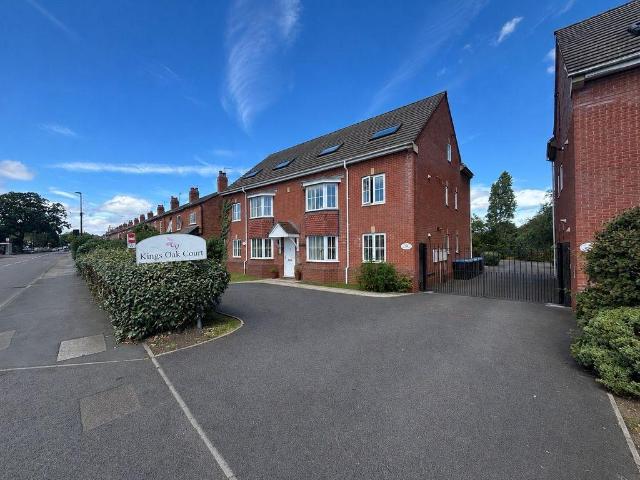 Flat for sale in Sutton Coldfield, West Midlands