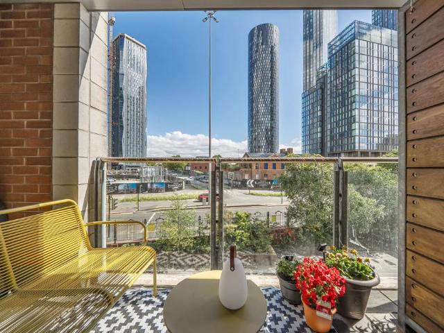 Flat for sale in City Centre, Georgia