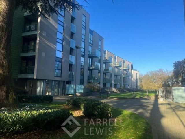 Flat for sale in Crouch End, Greater London