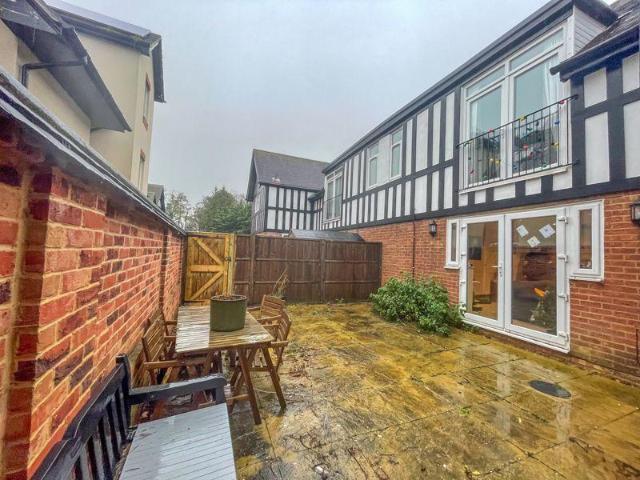Flat for sale in Buckinghamshire