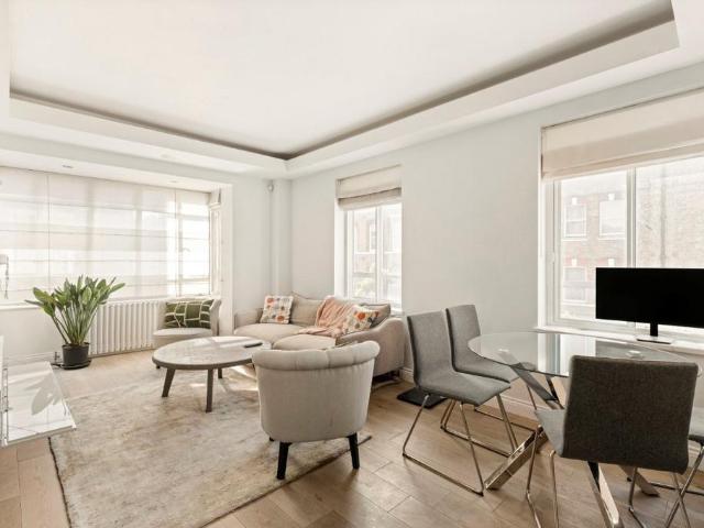 Flat for sale in East Marylebone, Marylebone