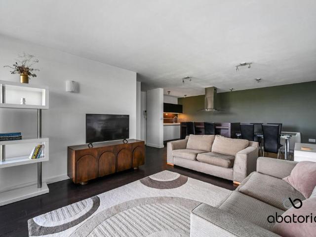 Flat for sale in Mile End, Greater London