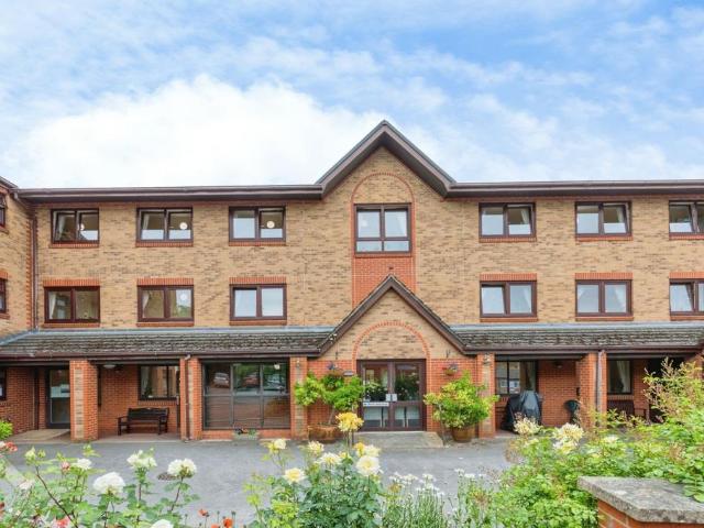 Flat for sale in Evershot, Oxfordshire