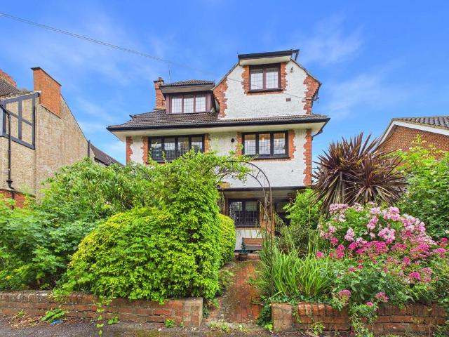 Flat for sale in Folkestone