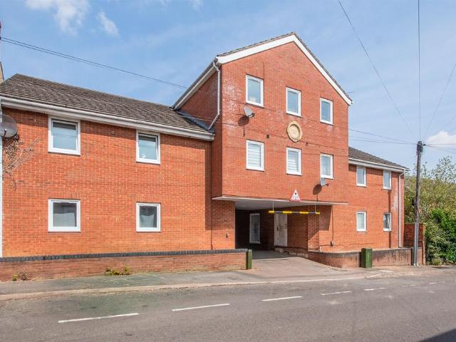 Flat for sale in Kettering