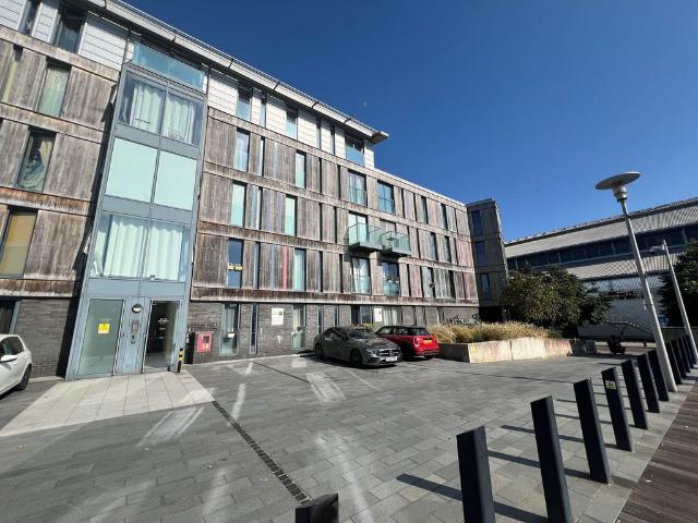 Flat for sale in Brompton, Gillingham