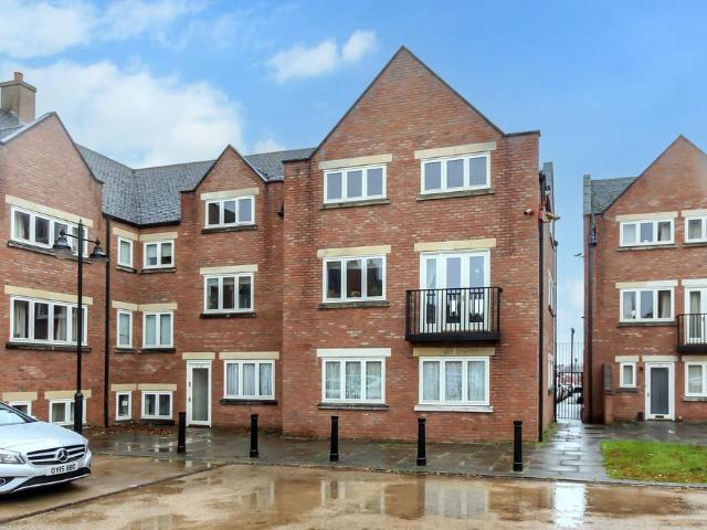 Flat for sale in Burrow's Bush, Wellingborough