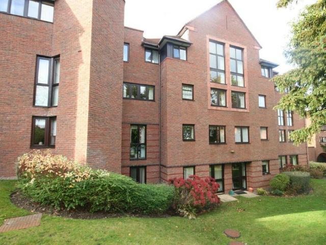 Flat for sale in Colwyn Bay, Wales