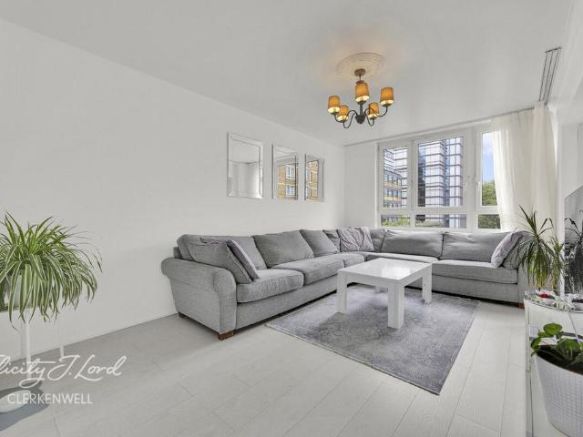 Flat for sale in Finsbury, Greater London