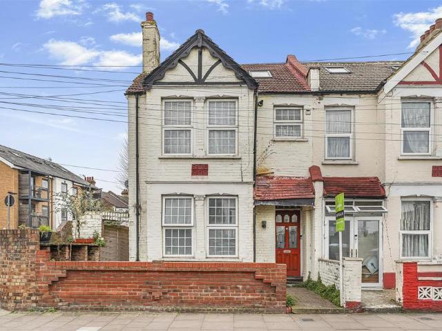 Flat for sale in Noel Park, Hornsey