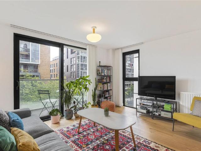 Flat for sale in Dalston, De Beauvoir Town