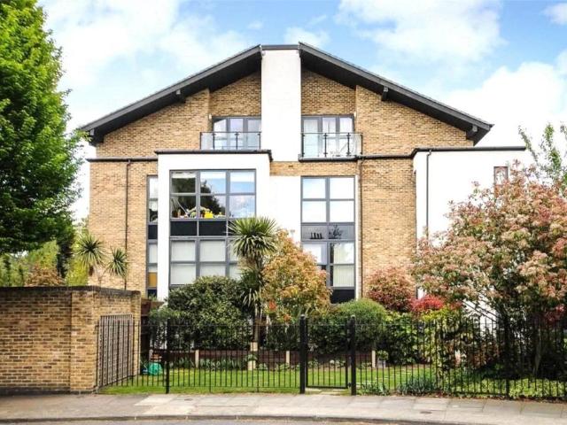 Flat for sale in Horn Park, Cat Hill