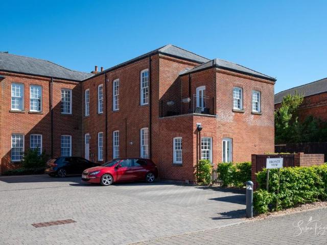 Flat for sale in Gatcombe, Isle Of Wight