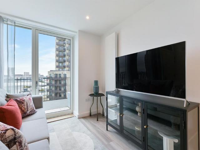 Flat for sale in Harlesden, Greater London