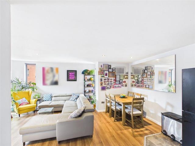 Flat for sale in City Centre, Georgia
