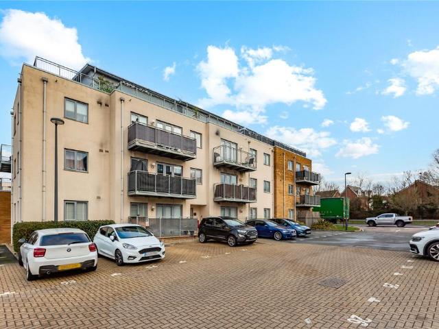 Flat for sale in Wickford
