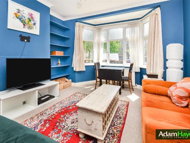 Flat for sale in Finchley, Isle Of Man