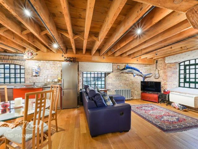 Flat for sale in Bermondsey, Greater London