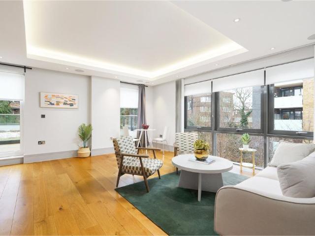 Flat for sale in St. John's Wood, Greater London