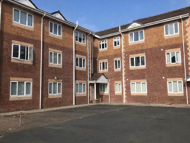 Flat for sale in Roby Mill, Lancashire