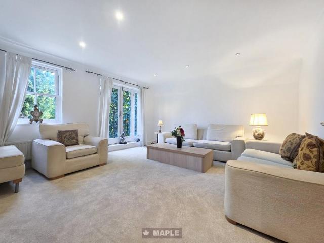 Flat for sale in North Watford, Watford