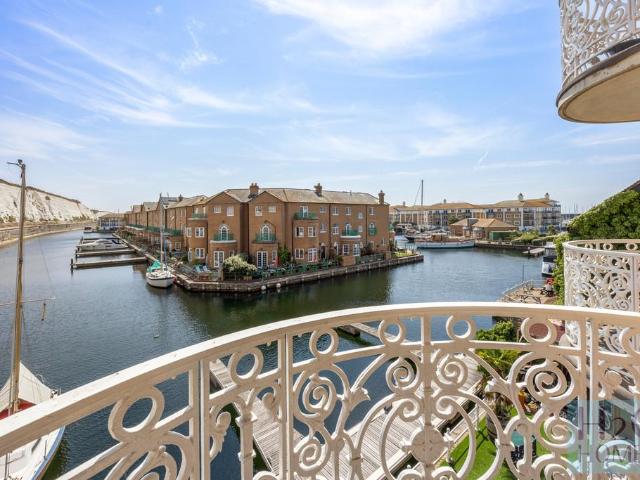 Flat for sale in Brighton & Hove