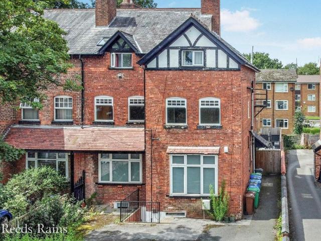 Flat for sale in West Didsbury, Manchester