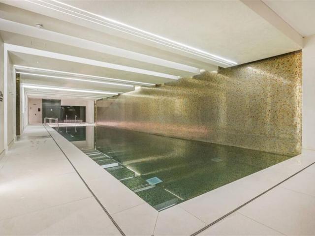 Flat for sale in St. George in the East, Wapping