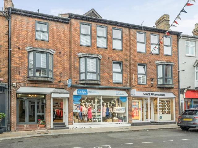Flat for sale in Henley-on-Thames, Berrick Salome