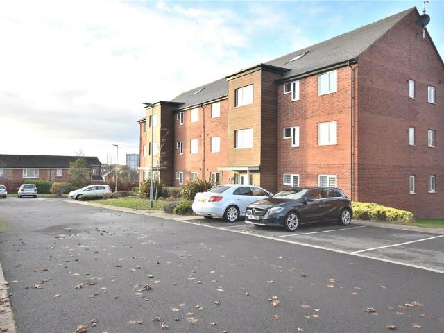 Flat for sale in Killingbeck, West Yorkshire