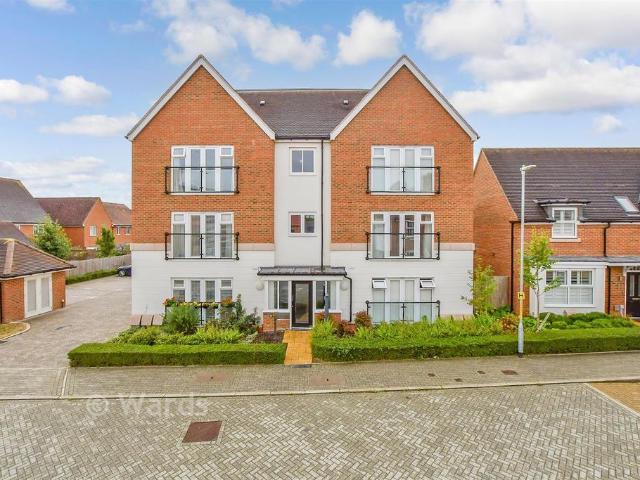 Flat for sale in Bourne Vale, Kent