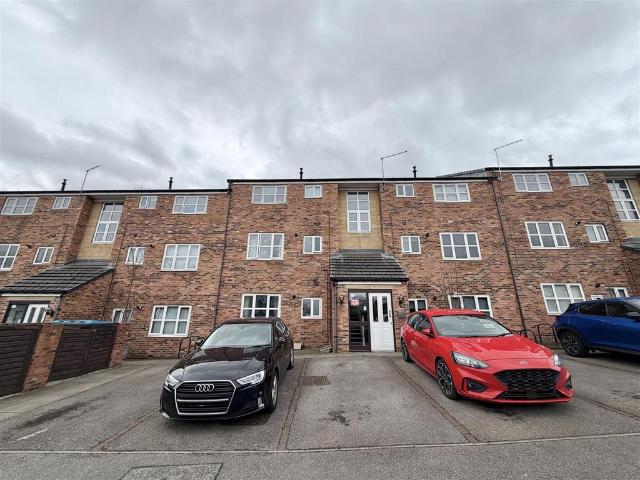 Flat for sale in Tyne And Wear