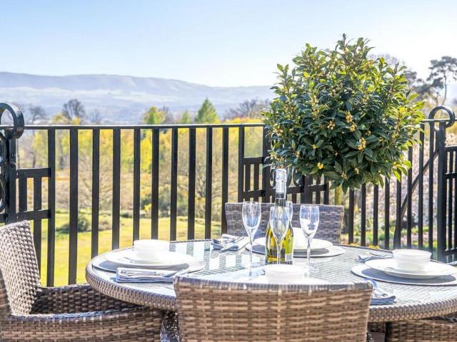 Flat for sale in Littlecote, West Sussex