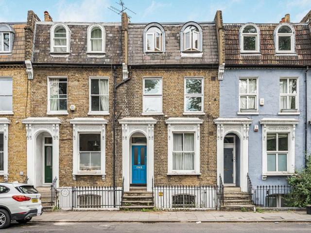 Flat for sale in Loughborough Junction, Greater London
