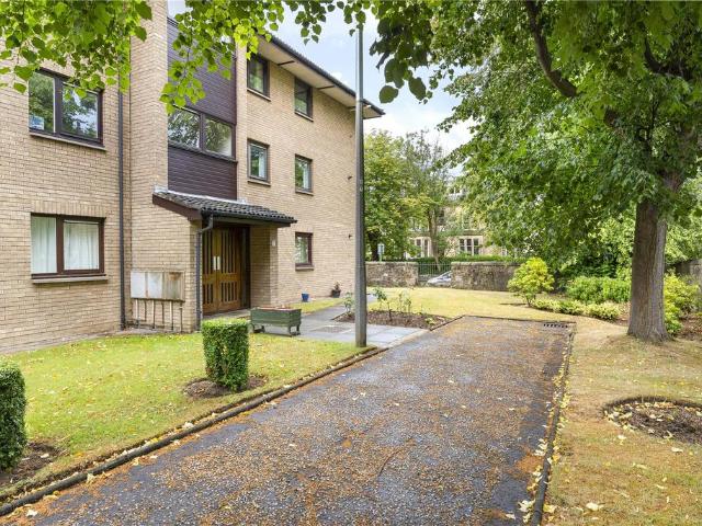 Flat for sale in Merchiston, Scotland