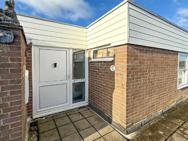 Flat for sale in Wick, Clapham