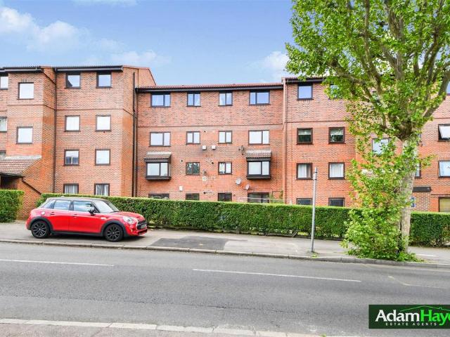 Flat for sale in Muswell Hill, Greater London