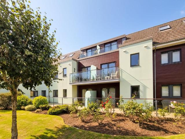 Flat for sale in Chalfont St. Peter, Denham