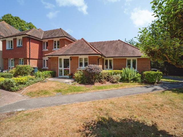 Flat for sale in Fordington