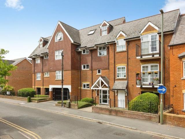 Flat for sale in Charlotteville, Westborough