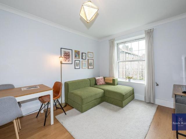 Flat for sale in Elephant and Castle, Greater London