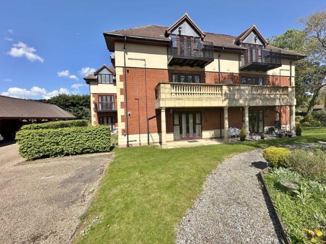 Flat for sale in The Bonners, Orsett