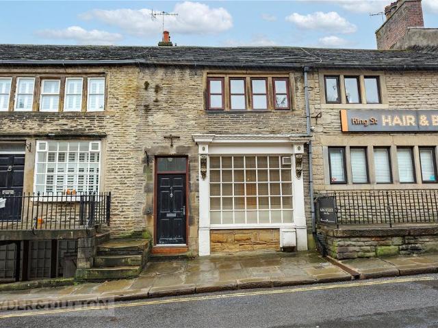Flat for sale in Saddleworth, Pendock