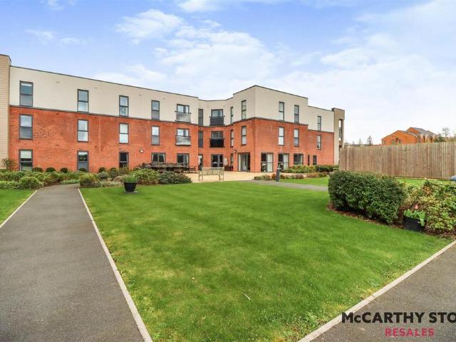 Flat for sale in Stanford On Avon, Leicestershire