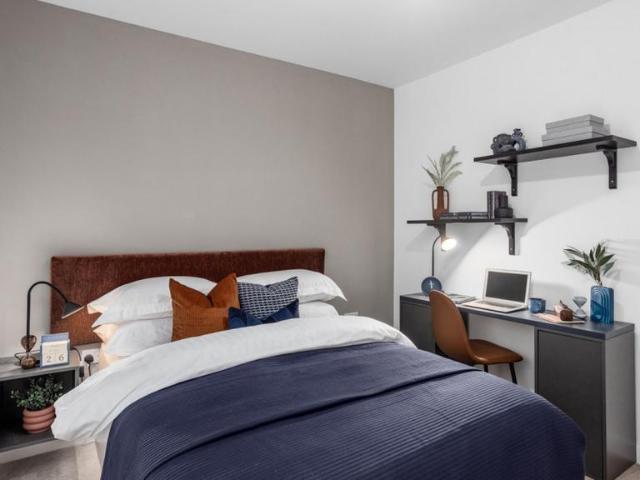 Flat for sale in Reading