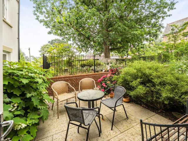 Flat for sale in Cranbrook & Sissinghurst, Sandown Park