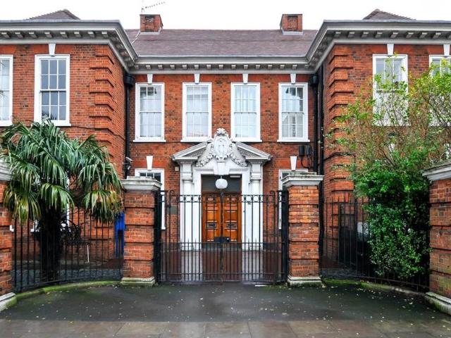 Flat for sale in Haggerston, De Beauvoir Town