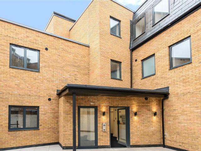 Flat for sale in Dalston, De Beauvoir Town