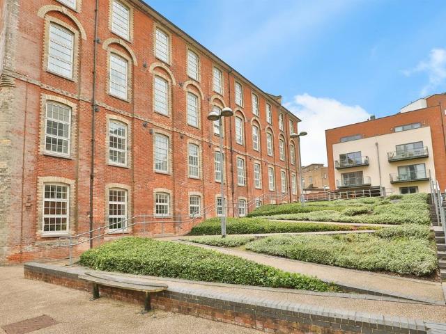Flat for sale in Lakenham, East Bank